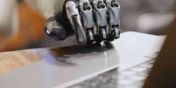 Što je strojno učenje (Machine Learning)? Definicija i značenje u AI umjetnoj inteligenciji