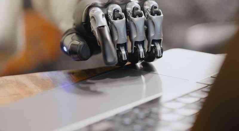 Što je strojno učenje (Machine Learning)? Definicija i značenje u AI umjetnoj inteligenciji